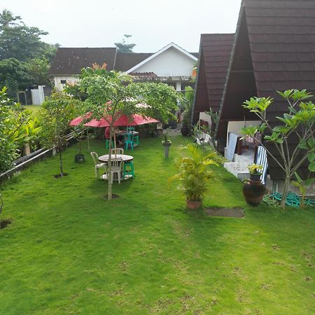 D' Carasti Bungalow Masbagik 外观 照片