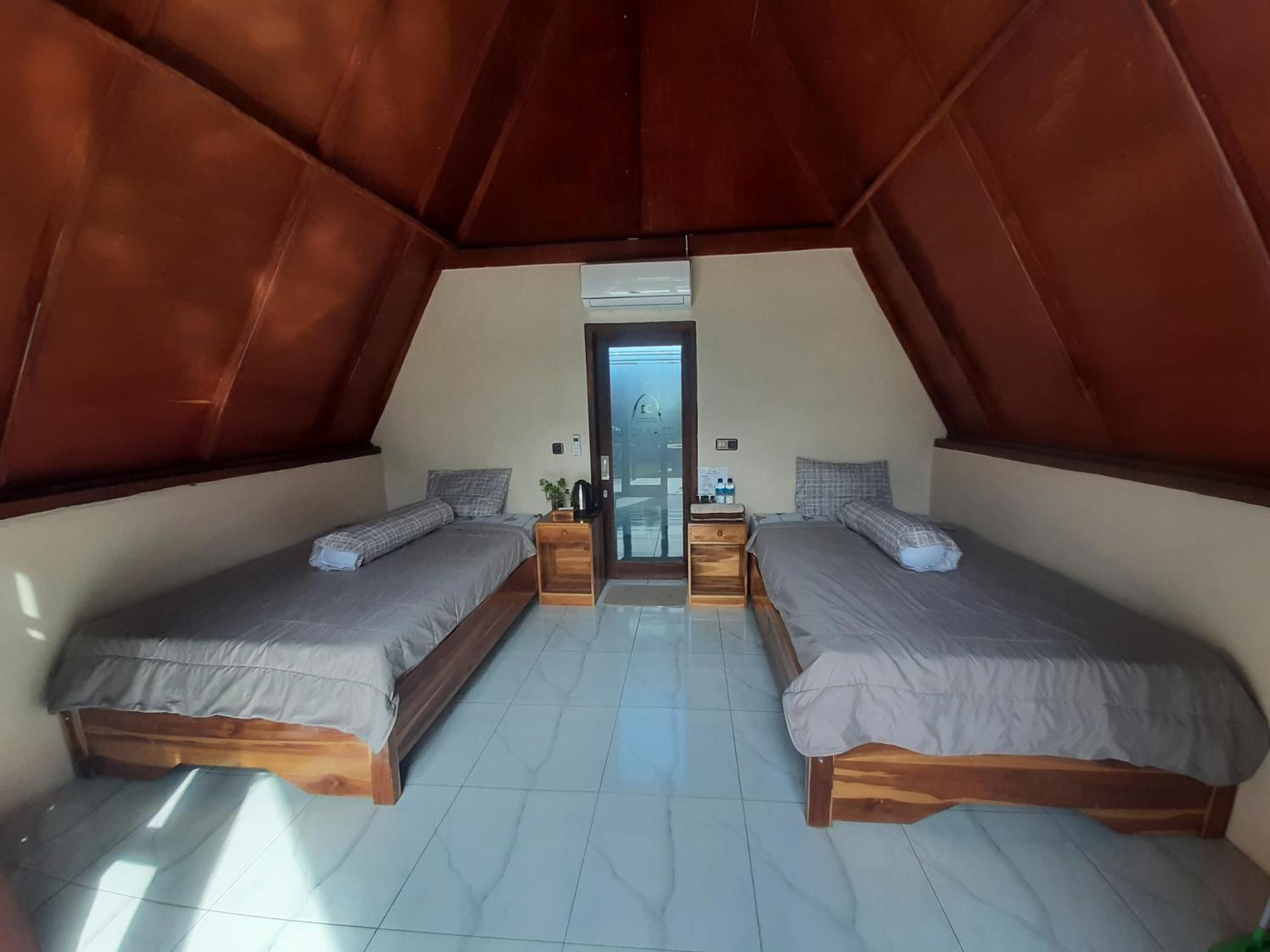D' Carasti Bungalow Masbagik 客房 照片
