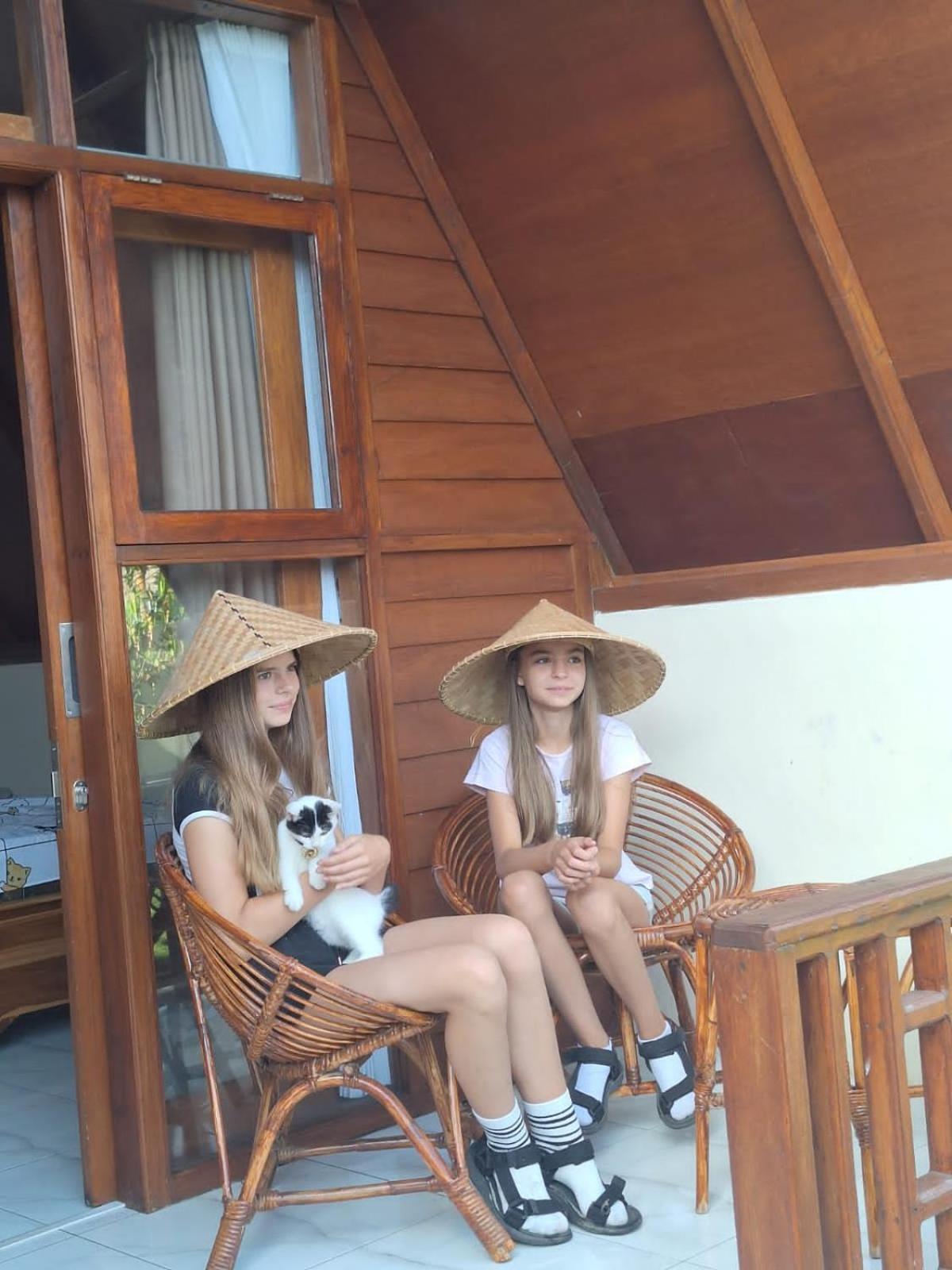 D' Carasti Bungalow Masbagik 外观 照片