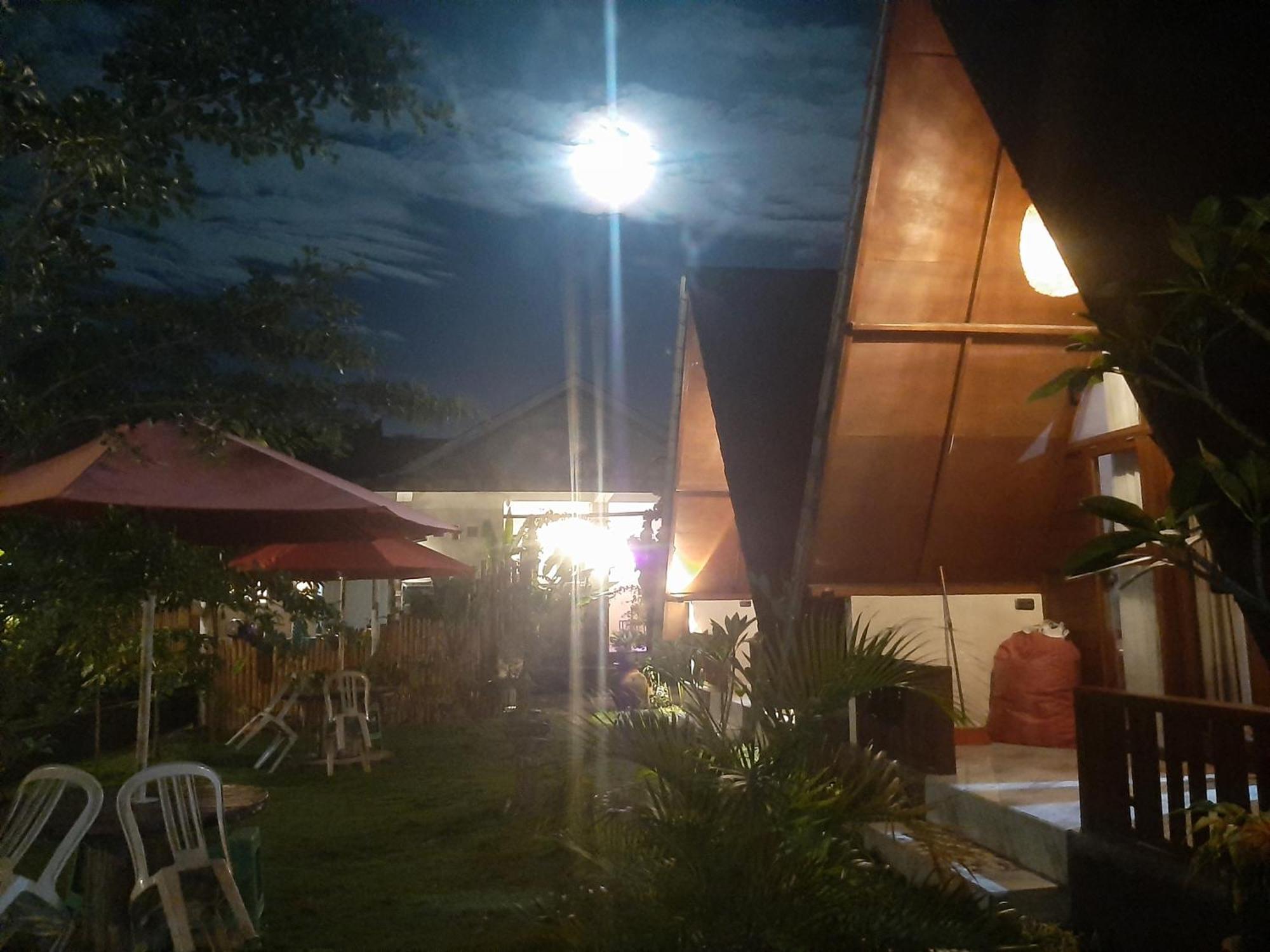 D' Carasti Bungalow Masbagik 外观 照片